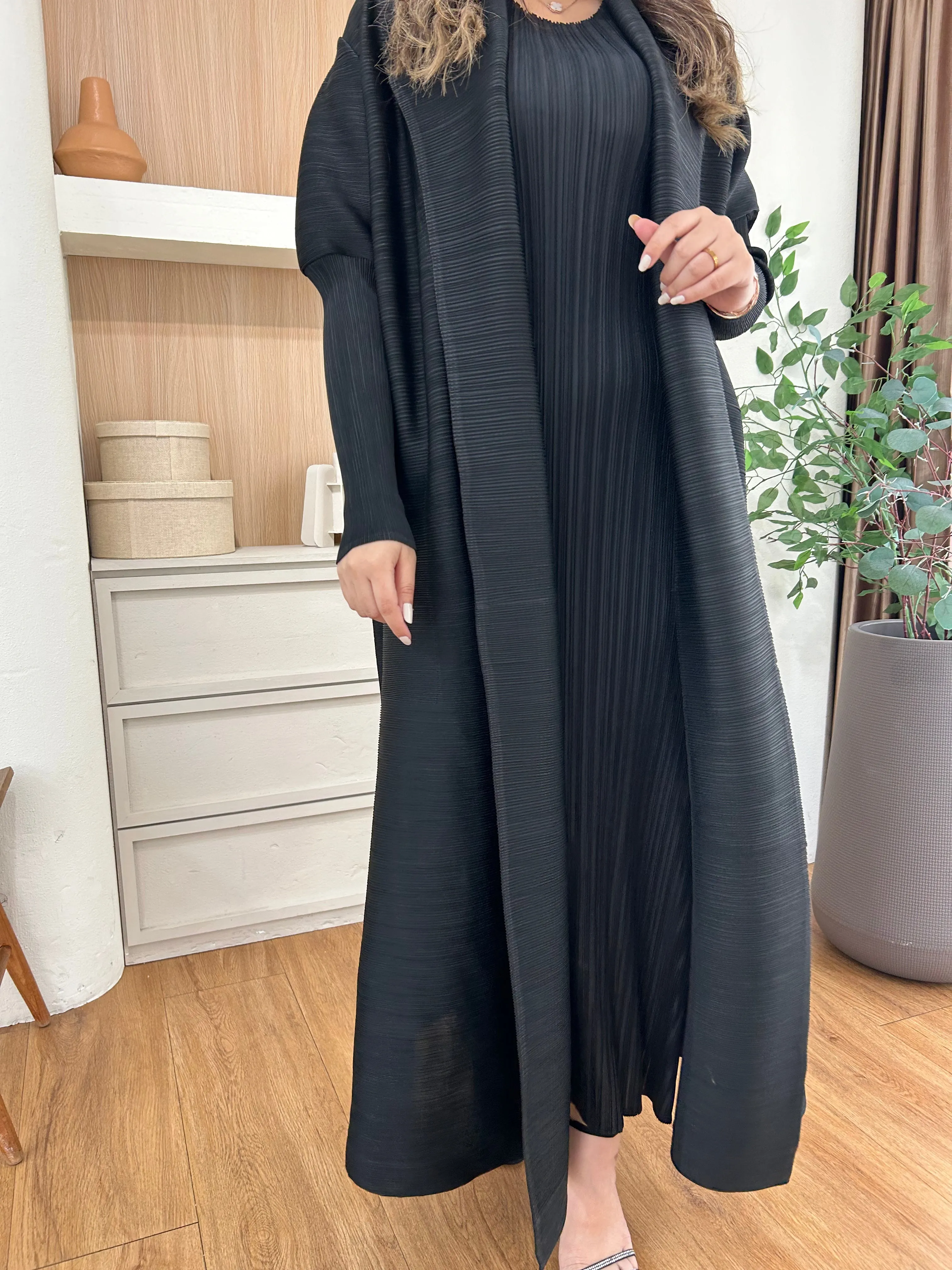 Abaya Pleated With Puff Sleeve