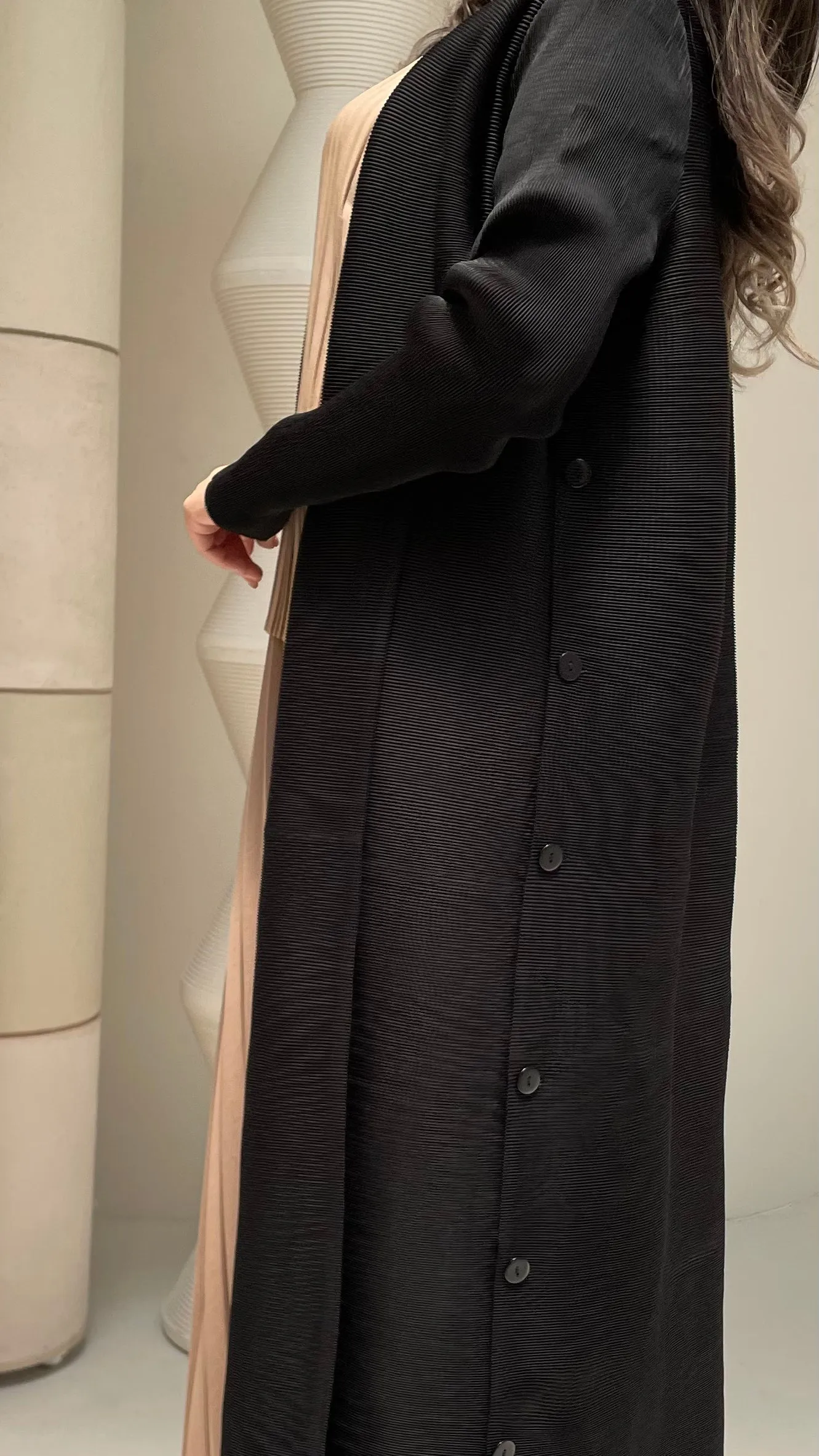 Abaya Pleated With Wide Lapel Collar