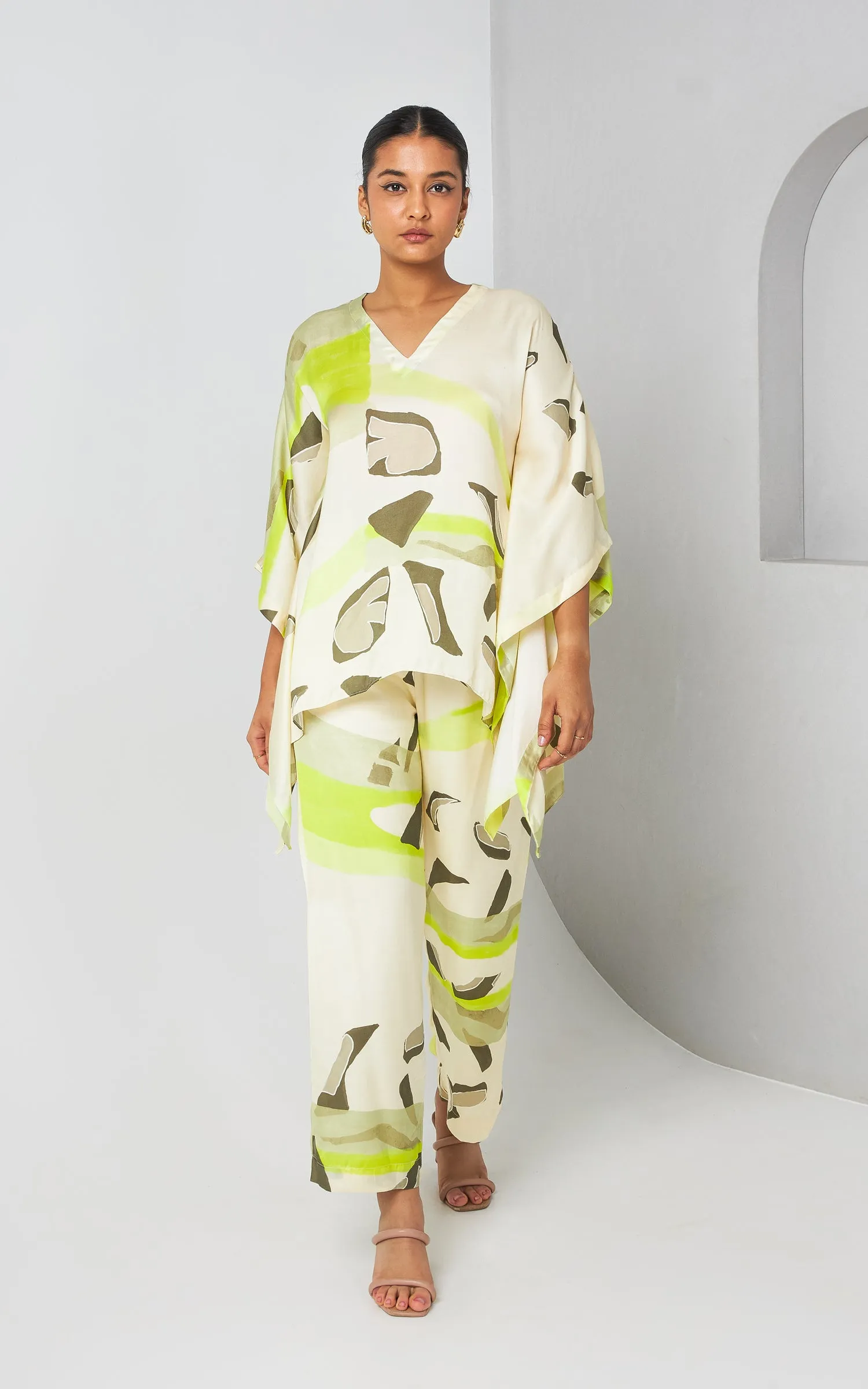 Abstract Printed Kaftan Co-ord Set.