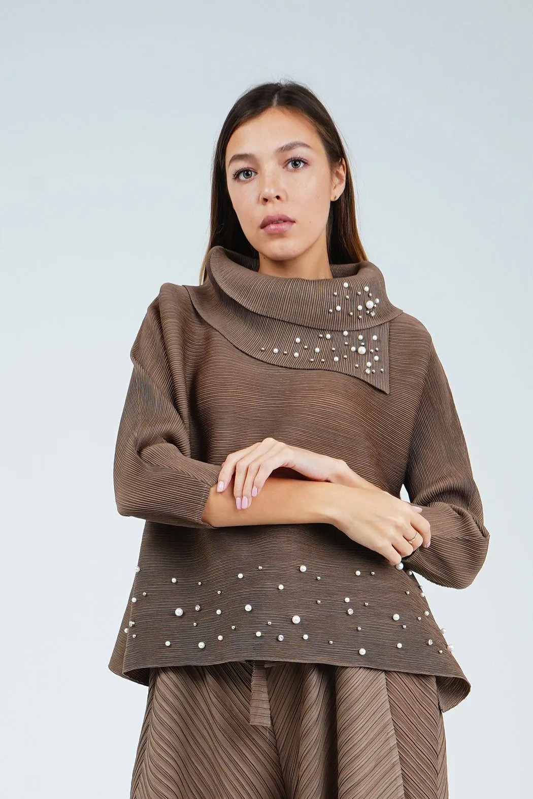 Agnes Double Collar 3/4 Sleeve Top With Pearls