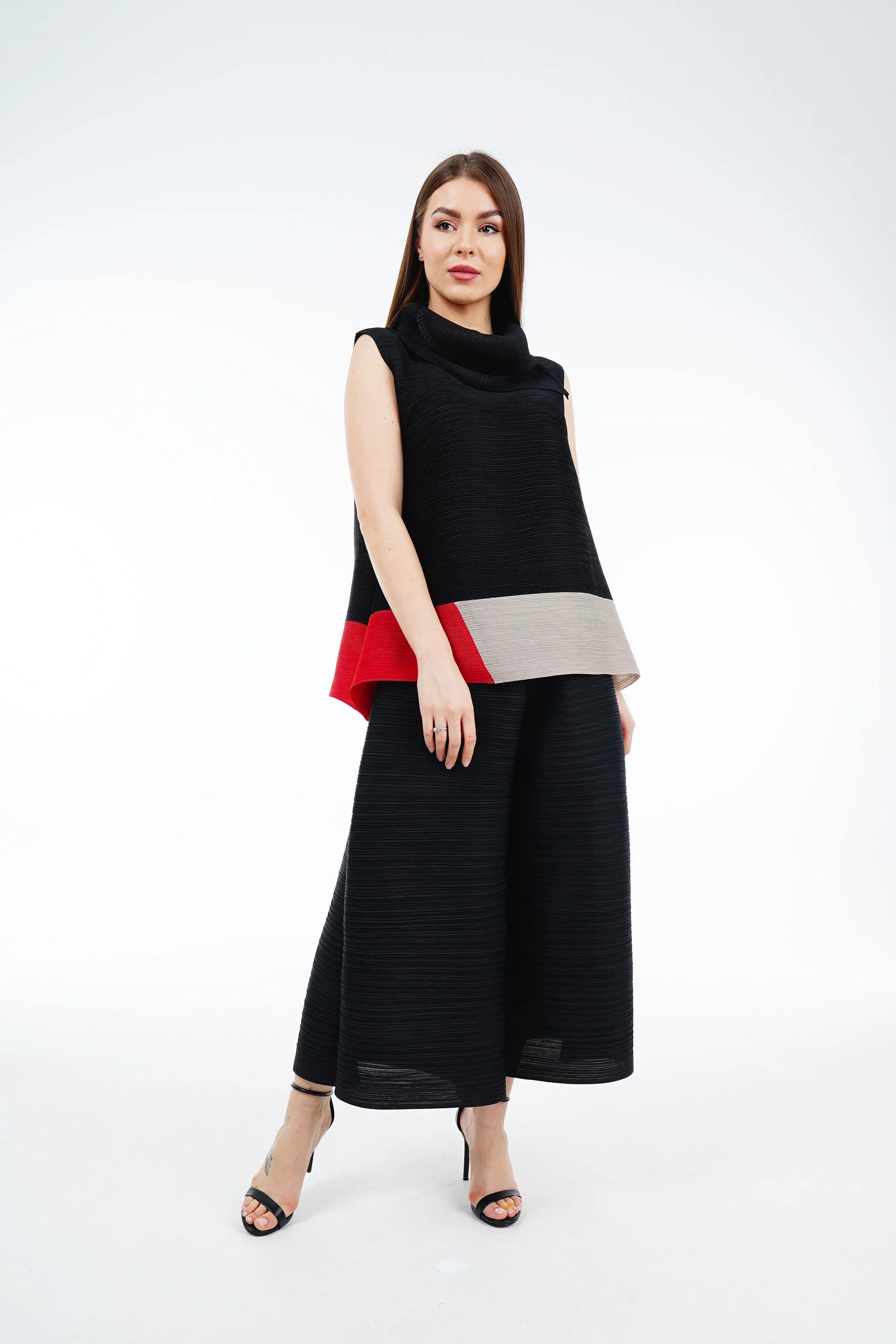 Albertine Double Collar Sleeveless Top