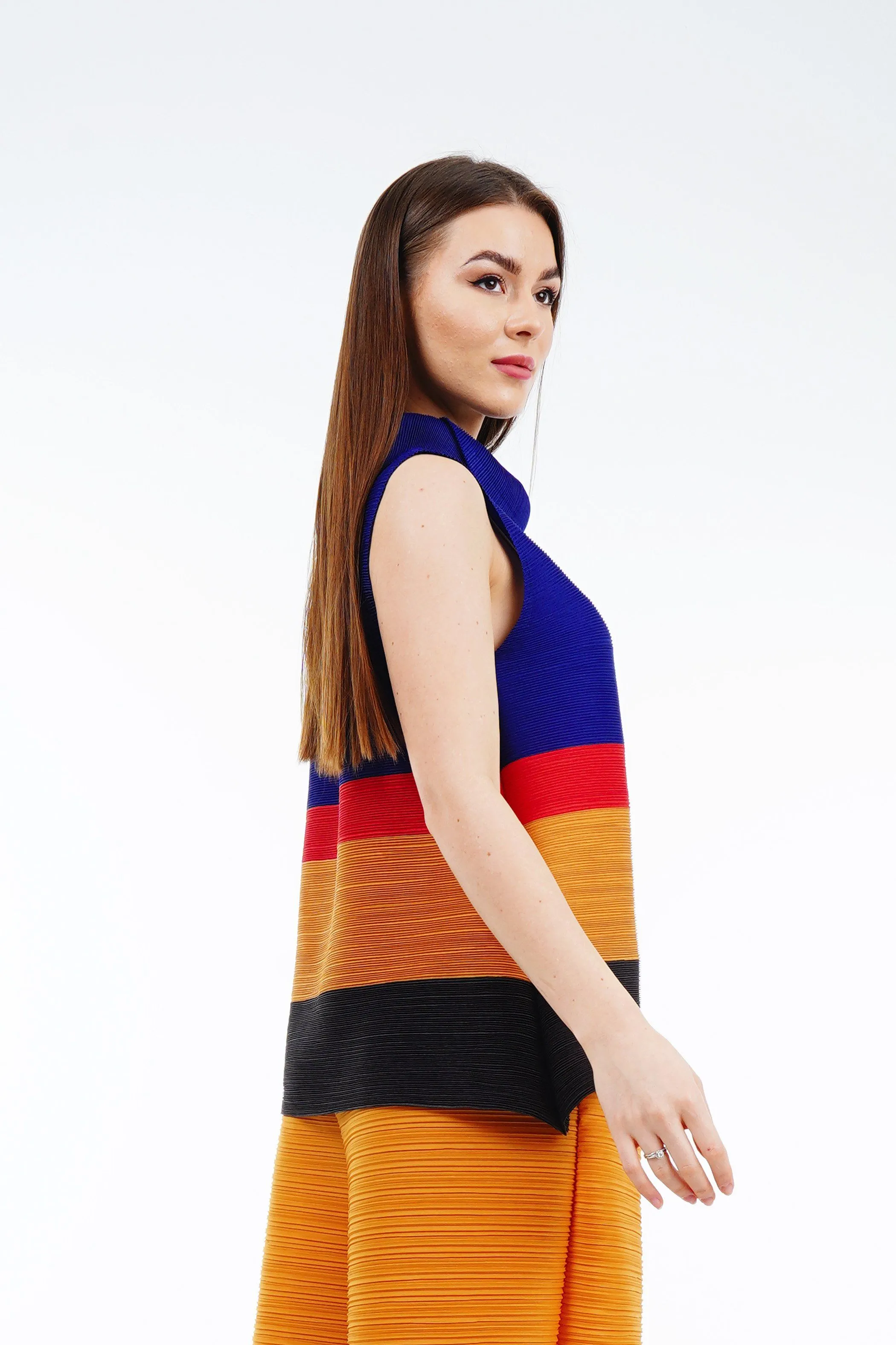 Albertine Double Collar Sleeveless Top