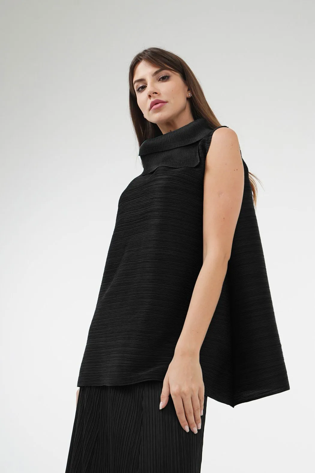 Alexia Double Collar Sleeveless Top