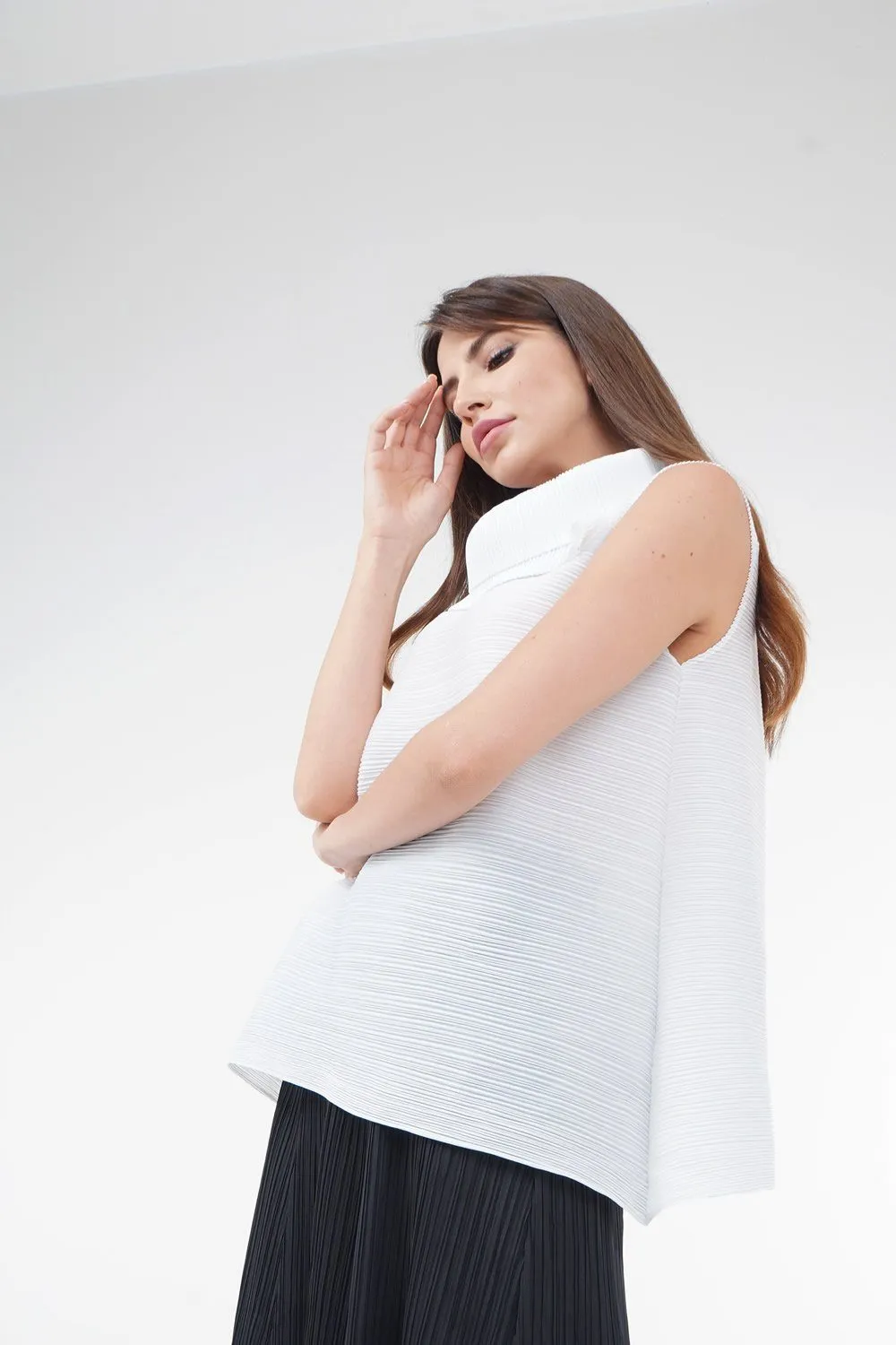 Alexia Double Collar Sleeveless Top