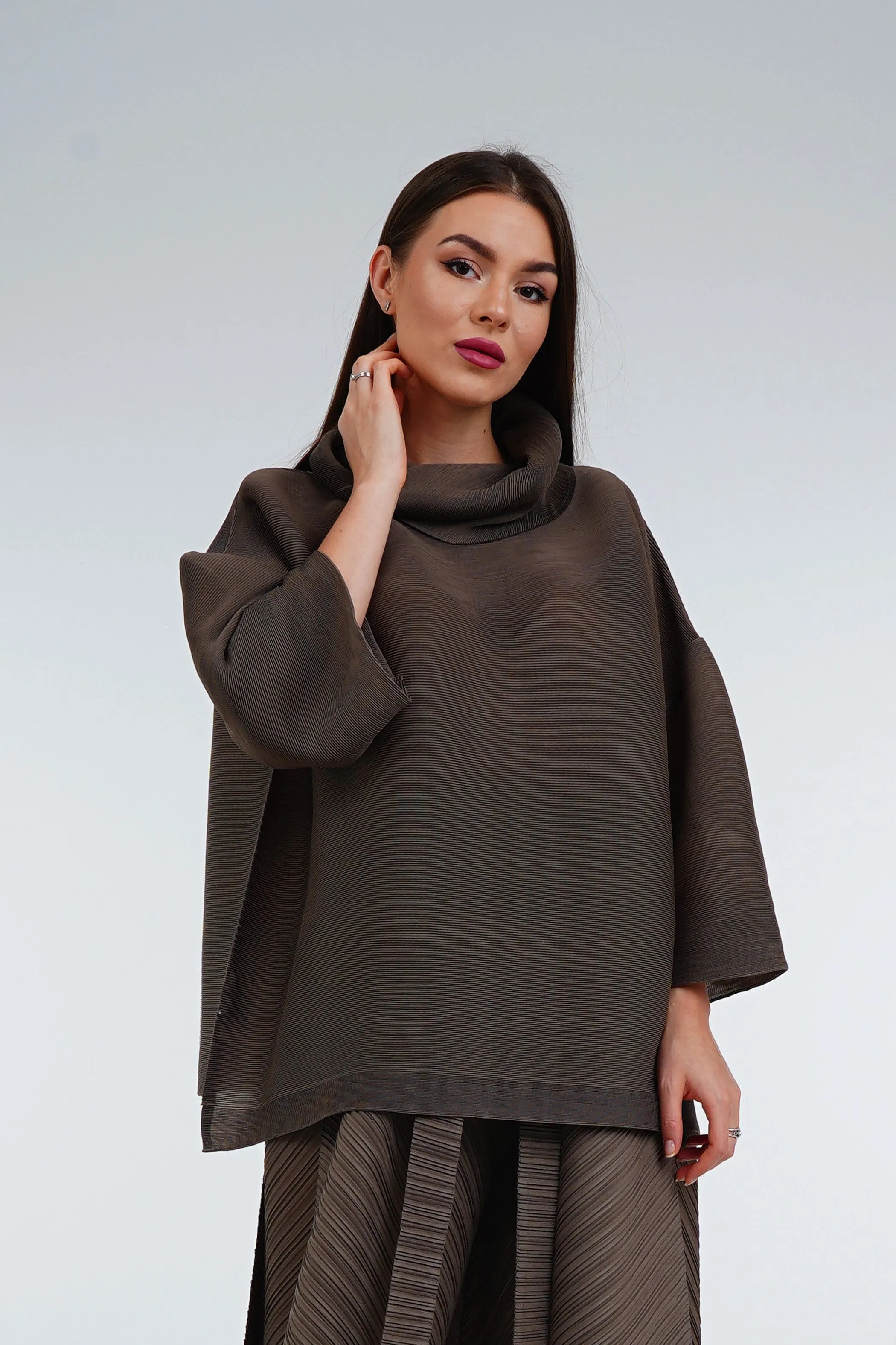 Aria Folded Collar Pleated Top