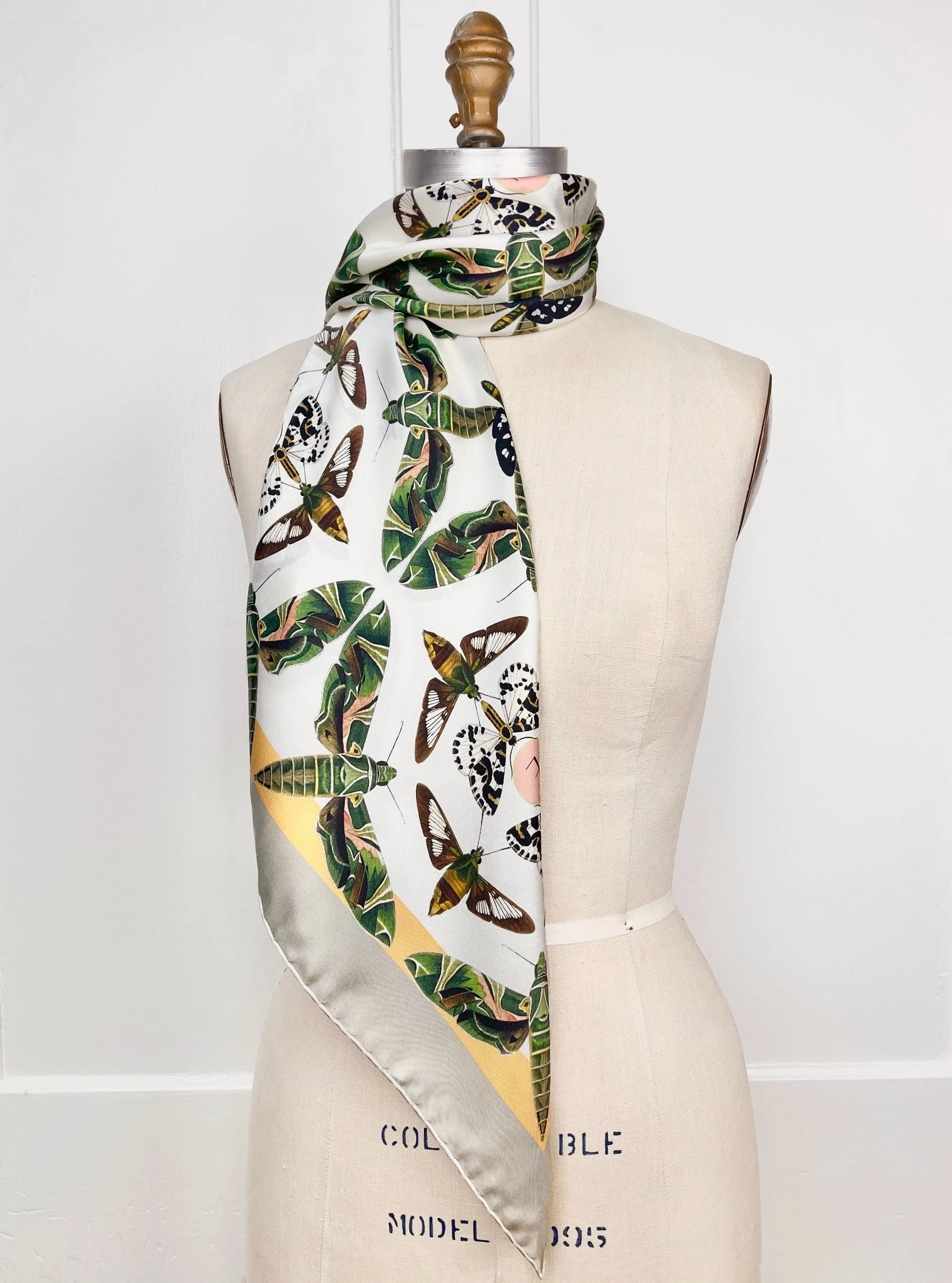 Elwyn New York Kaleidoflies Scarf