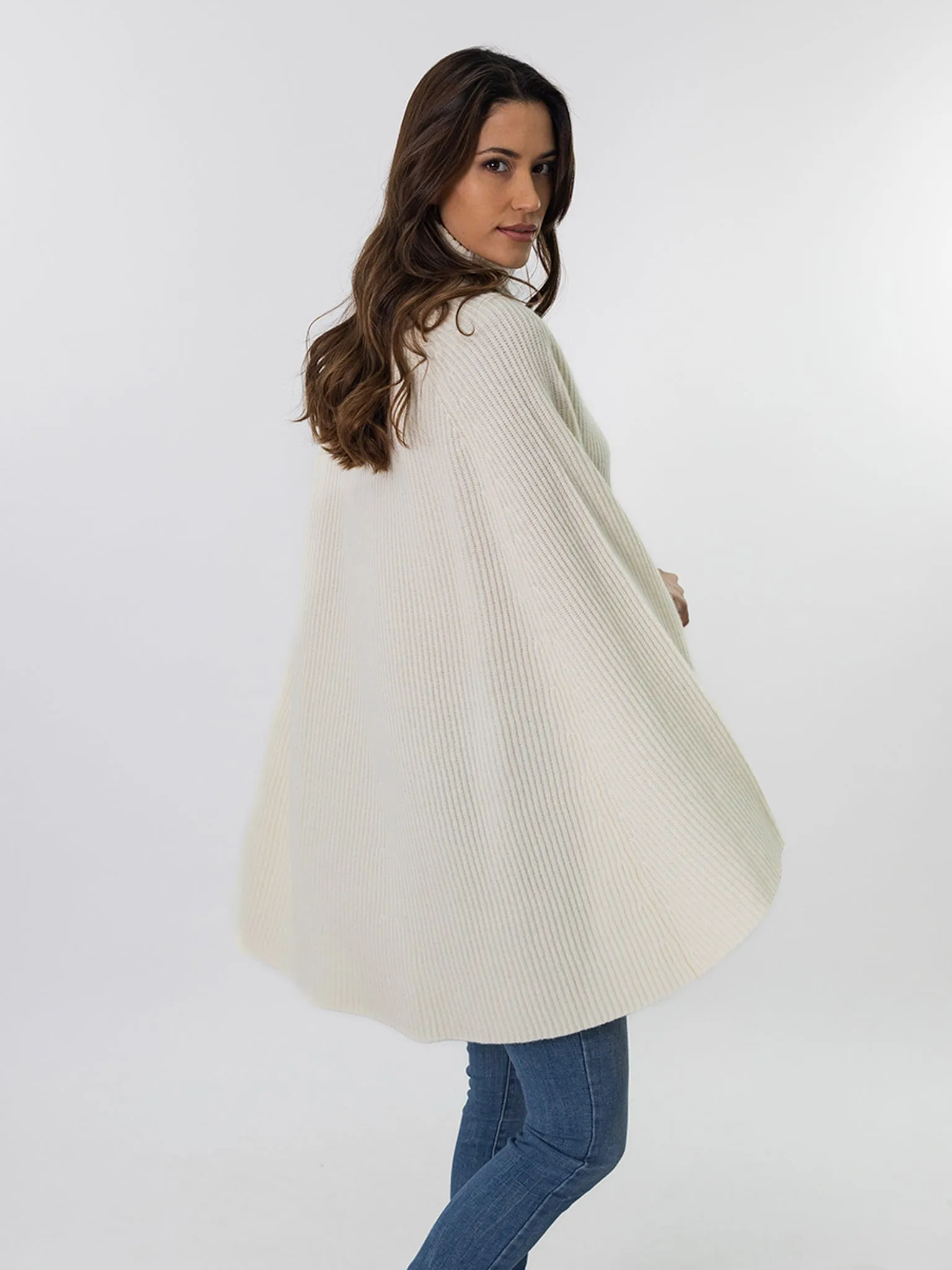 FARAH PONCHO