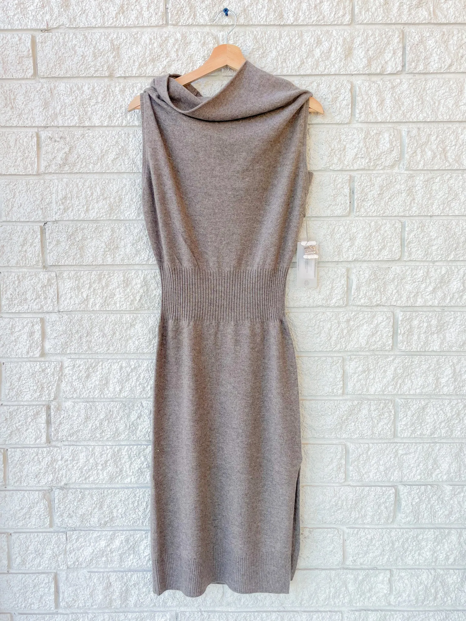 Lori Sleeveless Dress