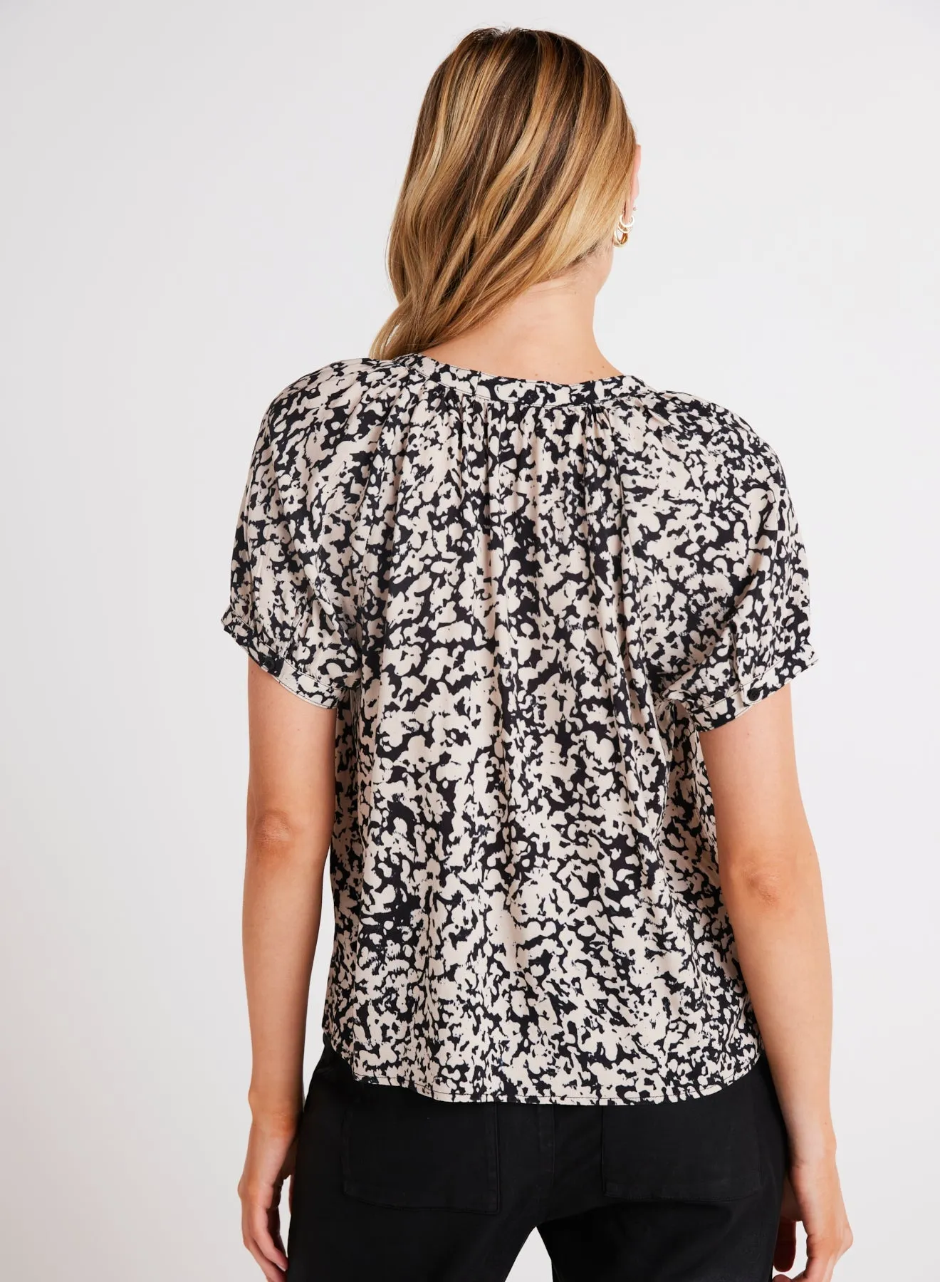 Short Sleeve Raglan Pullover - Abstract Bloom Print